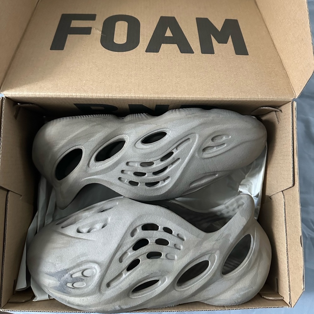 adidas Yeezy Foam RNNR kids